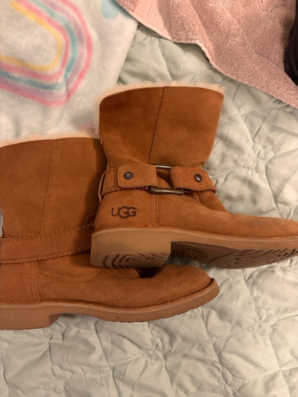 UGG Chestnut Tan Suede Shearling Mid Boots, 7, worn twice from smoke free home